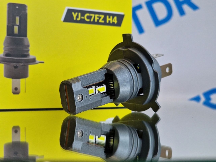 YJ-C7FZ H4 Комплект светодиодных ламп H4 9-16V 24/32W 2400/3200Lm 6000K