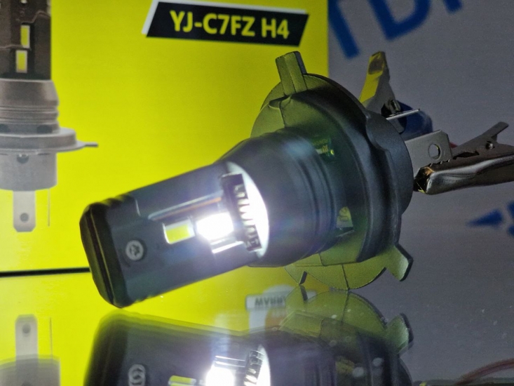YJ-C7FZ H4 Комплект светодиодных ламп H4 9-16V 24/32W 2400/3200Lm 6000K
