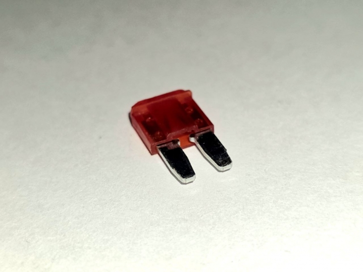 904918 Предохранитель MICRO2 10А (9,1x3,8мм,h15,3) APF-105